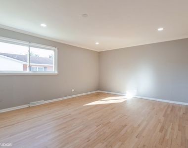 8842 Dee Road - Photo Thumbnail 9