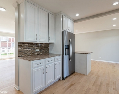 8842 Dee Road - Photo Thumbnail 6