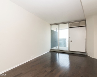300 N State Street - Photo Thumbnail 6