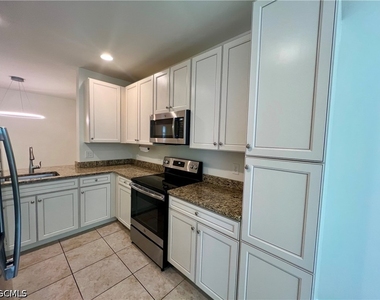 15850 Portofino Springs Boulevard - Photo Thumbnail 10
