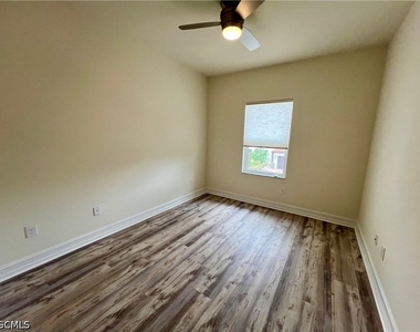 15850 Portofino Springs Boulevard - Photo Thumbnail 27