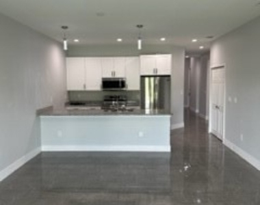 2606 Sunniland Boulevard - Photo Thumbnail 3