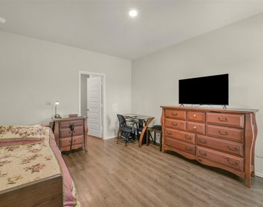 21610 Desert Lily Road - Photo Thumbnail 11