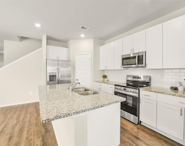21610 Desert Lily Road - Photo Thumbnail 5
