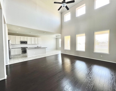 23527 Prato Gardens Lane - Photo Thumbnail 6