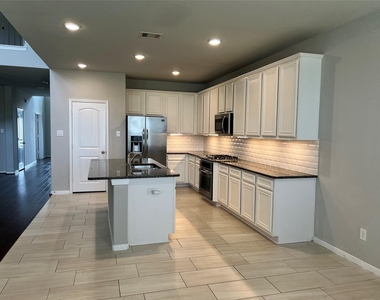 23527 Prato Gardens Lane - Photo Thumbnail 4