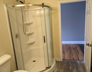 819 Elm - Photo Thumbnail 2