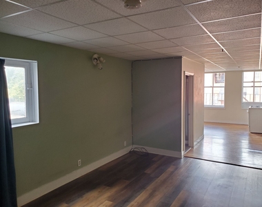 819 Elm - Photo Thumbnail 8