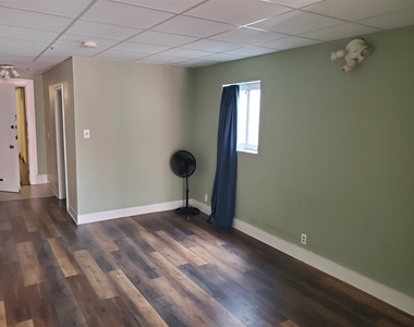 819 Elm - Photo Thumbnail 9