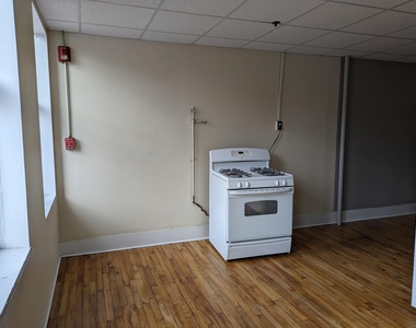 819 Elm - Photo Thumbnail 6