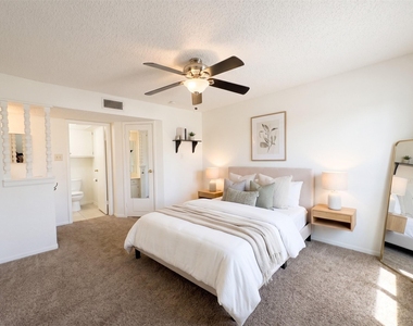 1500 Bay Area Boulevard - Photo Thumbnail 7