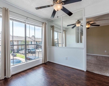 1500 Bay Area Boulevard - Photo Thumbnail 10