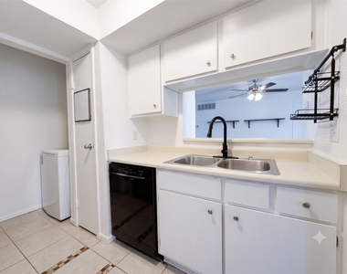 1500 Bay Area Boulevard - Photo Thumbnail 4