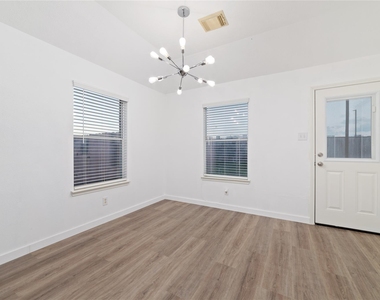 7042 Durango Creek Lane - Photo Thumbnail 15