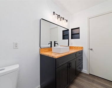 7042 Durango Creek Lane - Photo Thumbnail 21