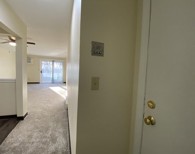 143 Eastern - Photo Thumbnail 31