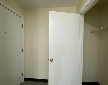 143 Eastern - Photo Thumbnail 32
