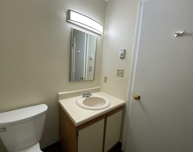 143 Eastern - Photo Thumbnail 24