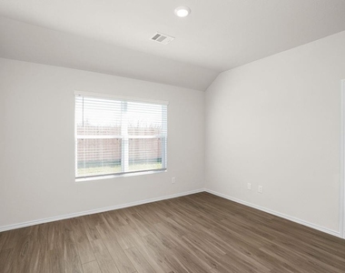 3017 Wood Lily Drive - Photo Thumbnail 10