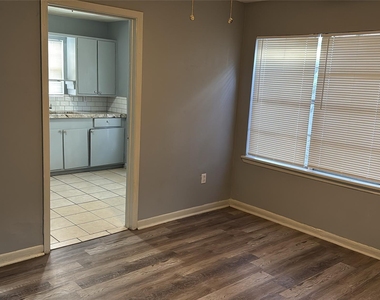 1012 Ann Street - Photo Thumbnail 4
