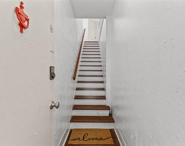 2511 Whitney - Photo Thumbnail 2