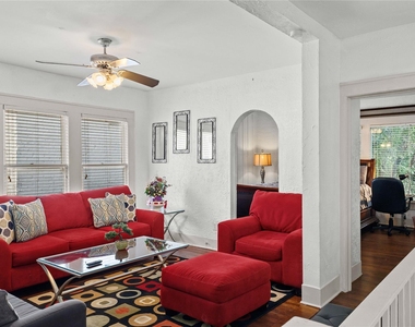 2511 Whitney - Photo Thumbnail 7