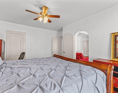 2511 Whitney - Photo Thumbnail 12