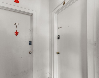 2511 Whitney - Photo Thumbnail 1