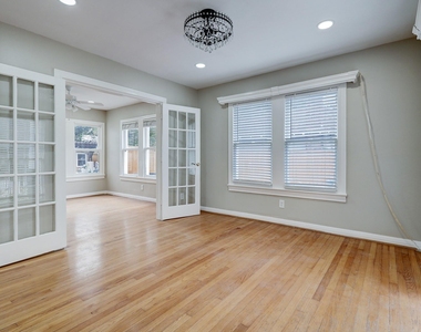 827 Le Green St - Photo Thumbnail 5
