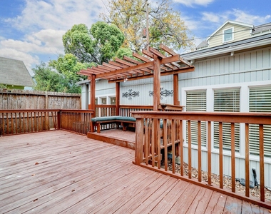 827 Le Green St - Photo Thumbnail 19
