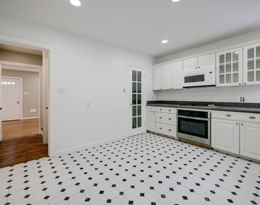 827 Le Green St - Photo Thumbnail 8