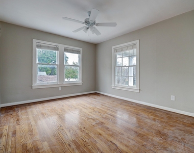 827 Le Green St - Photo Thumbnail 10