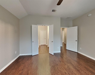 22502 Holbrook Springs Court - Photo Thumbnail 7