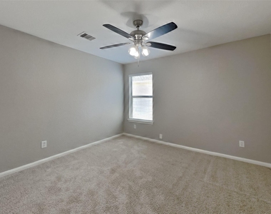 7718 Balsam Crossing Lane - Photo Thumbnail 8