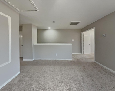 7718 Balsam Crossing Lane - Photo Thumbnail 15