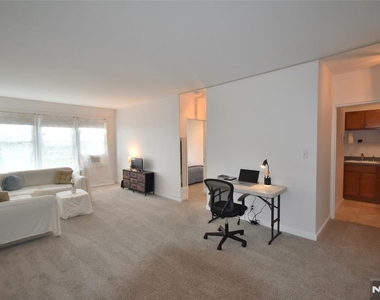 5 Roosevelt - Photo Thumbnail 1