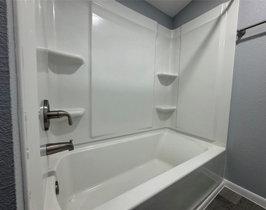 514 Bertloma Street - Photo Thumbnail 20