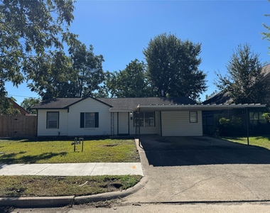 514 Bertloma Street - Photo Thumbnail 1