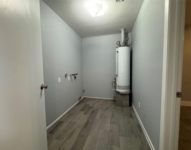 514 Bertloma Street - Photo Thumbnail 17
