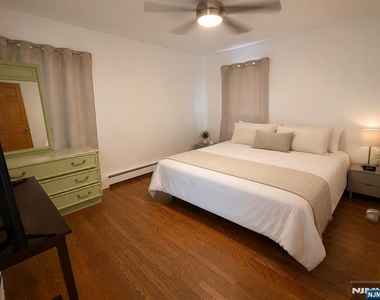 110 Rutherford - Photo Thumbnail 2