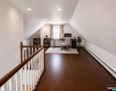 110 Rutherford - Photo Thumbnail 11