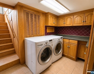 110 Rutherford - Photo Thumbnail 7