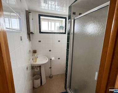 110 Rutherford - Photo Thumbnail 8