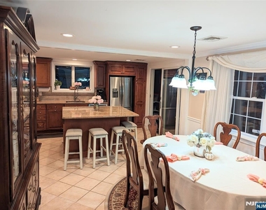530 Shirley - Photo Thumbnail 7