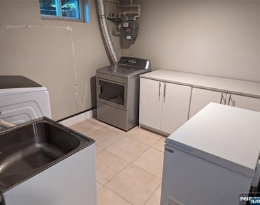 530 Shirley - Photo Thumbnail 8