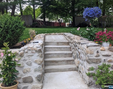 530 Shirley - Photo Thumbnail 6