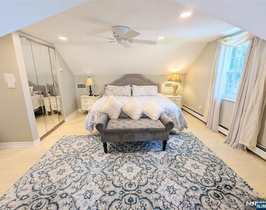 530 Shirley - Photo Thumbnail 9