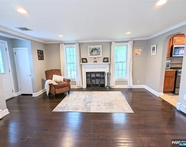 530 Shirley - Photo Thumbnail 10
