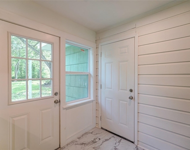1319 Elm Street - Photo Thumbnail 23