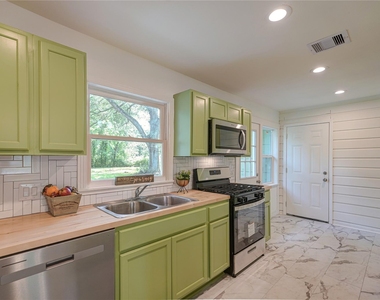 1319 Elm Street - Photo Thumbnail 17